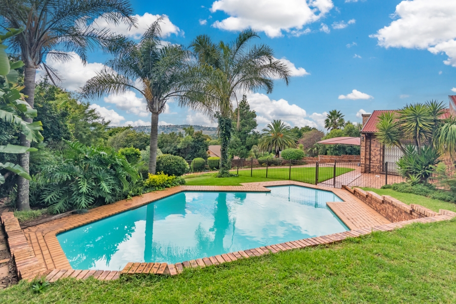 To Let 4 Bedroom Property for Rent in Wilro Park Gauteng
