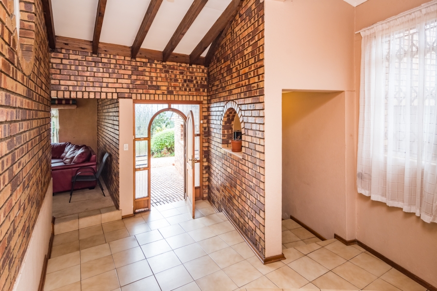 To Let 4 Bedroom Property for Rent in Wilro Park Gauteng
