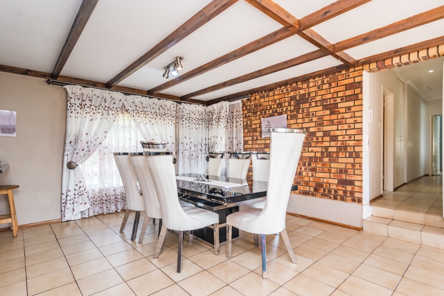 To Let 4 Bedroom Property for Rent in Wilro Park Gauteng