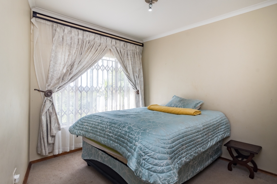 To Let 4 Bedroom Property for Rent in Wilro Park Gauteng