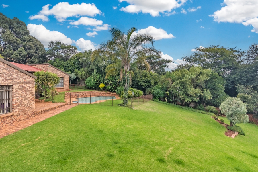 To Let 4 Bedroom Property for Rent in Wilro Park Gauteng