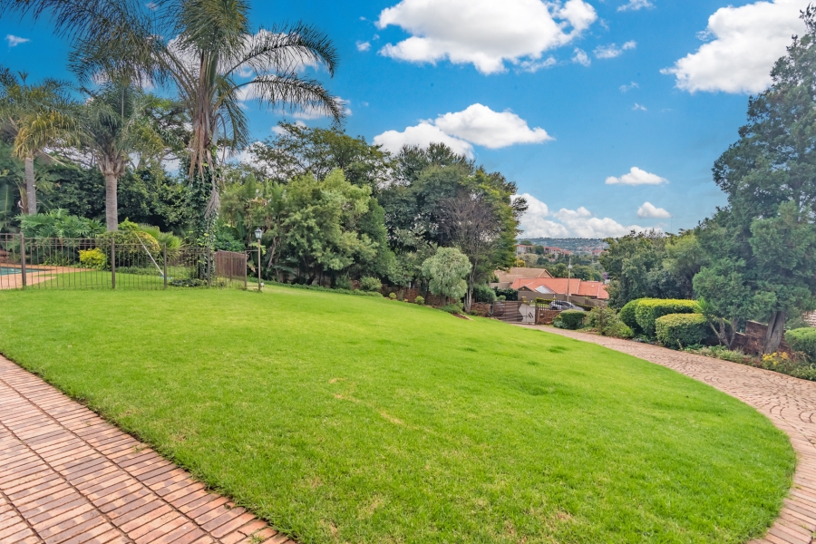 To Let 4 Bedroom Property for Rent in Wilro Park Gauteng
