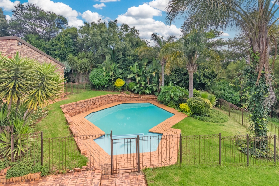 To Let 4 Bedroom Property for Rent in Wilro Park Gauteng