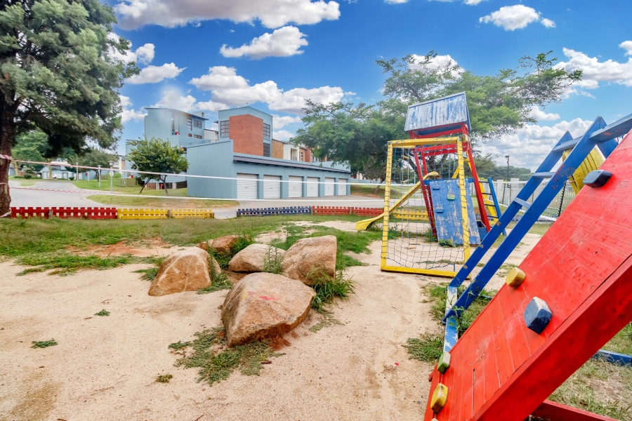 2 Bedroom Property for Sale in Midridge Park Gauteng