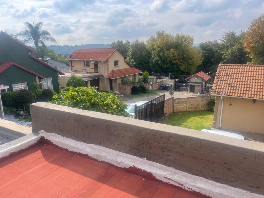 3 Bedroom Property for Sale in Buccleuch Gauteng