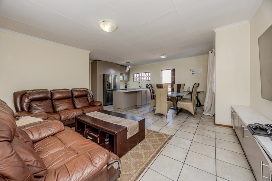 3 Bedroom Property for Sale in Reefhaven Gauteng