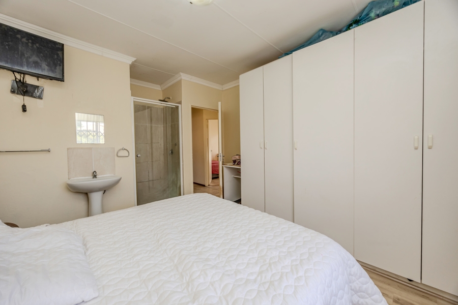 3 Bedroom Property for Sale in Reefhaven Gauteng