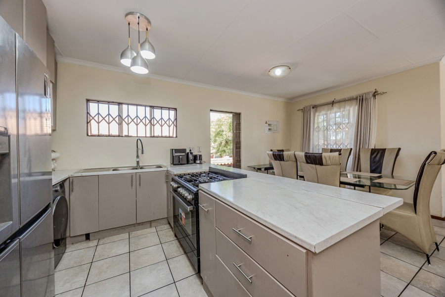 3 Bedroom Property for Sale in Reefhaven Gauteng