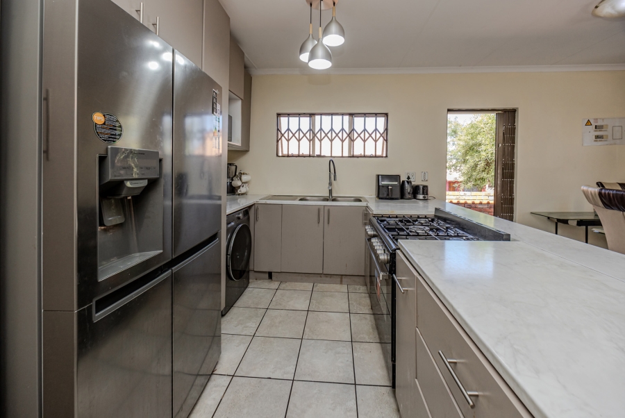 3 Bedroom Property for Sale in Reefhaven Gauteng