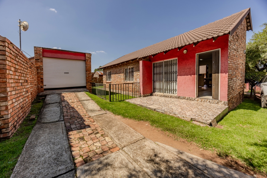3 Bedroom Property for Sale in Reefhaven Gauteng