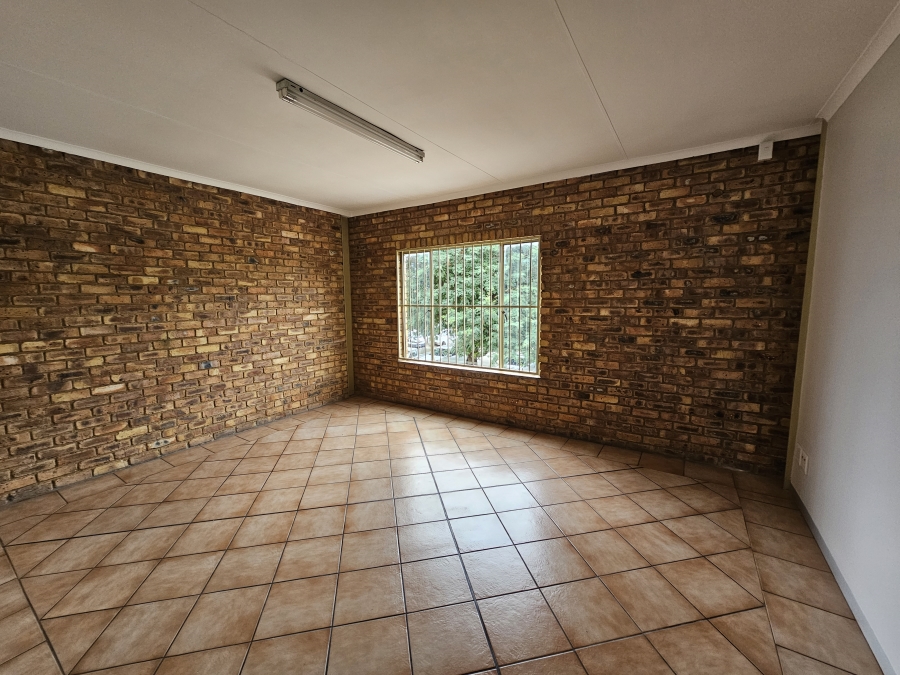 To Let Commercial Property for Rent in Hennops Park Industrial Gauteng