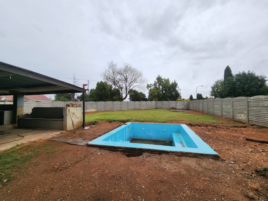 3 Bedroom Property for Sale in Rothdene Gauteng