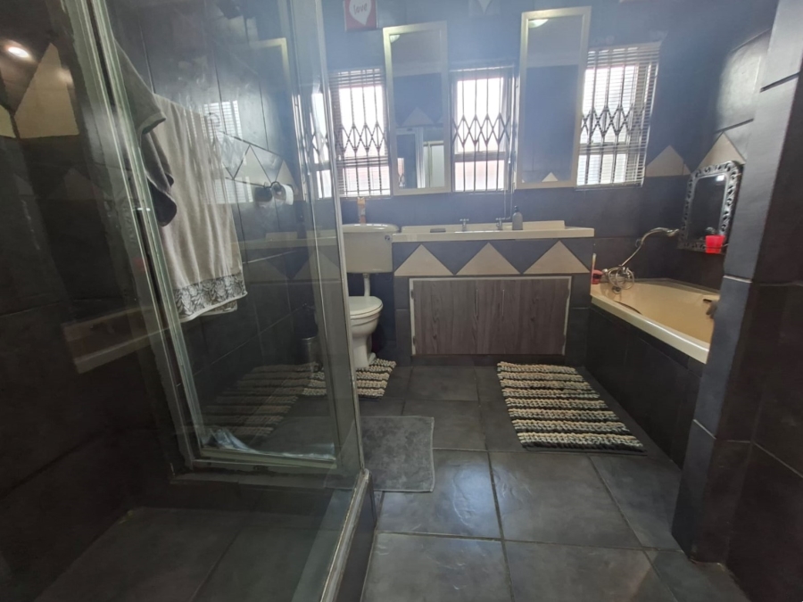 4 Bedroom Property for Sale in Vanderbijlpark SE 1 Gauteng