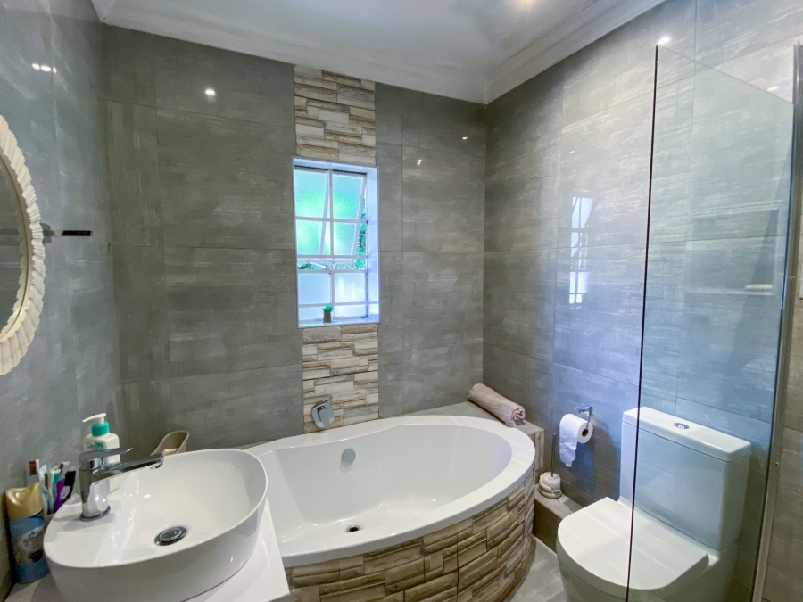 4 Bedroom Property for Sale in Capital Park Gauteng