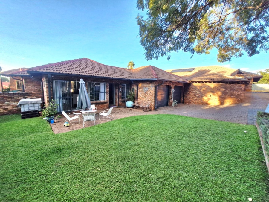 2 Bedroom Property for Sale in Montana Park Gauteng