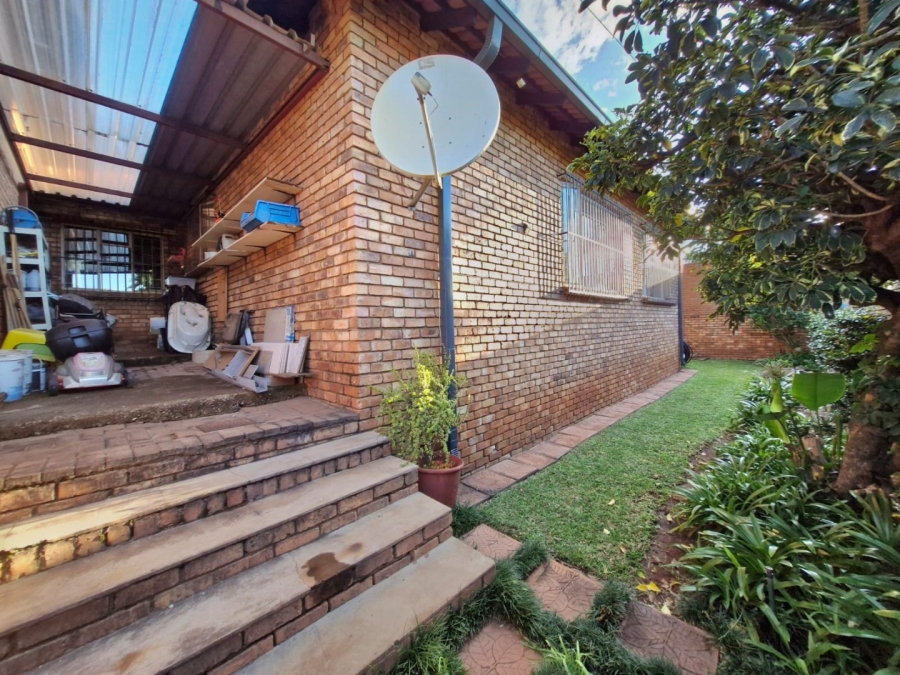 2 Bedroom Property for Sale in Montana Park Gauteng