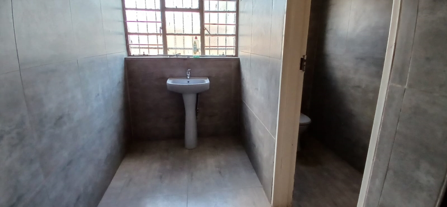 To Let Commercial Property for Rent in Vanderbijlpark NW Gauteng