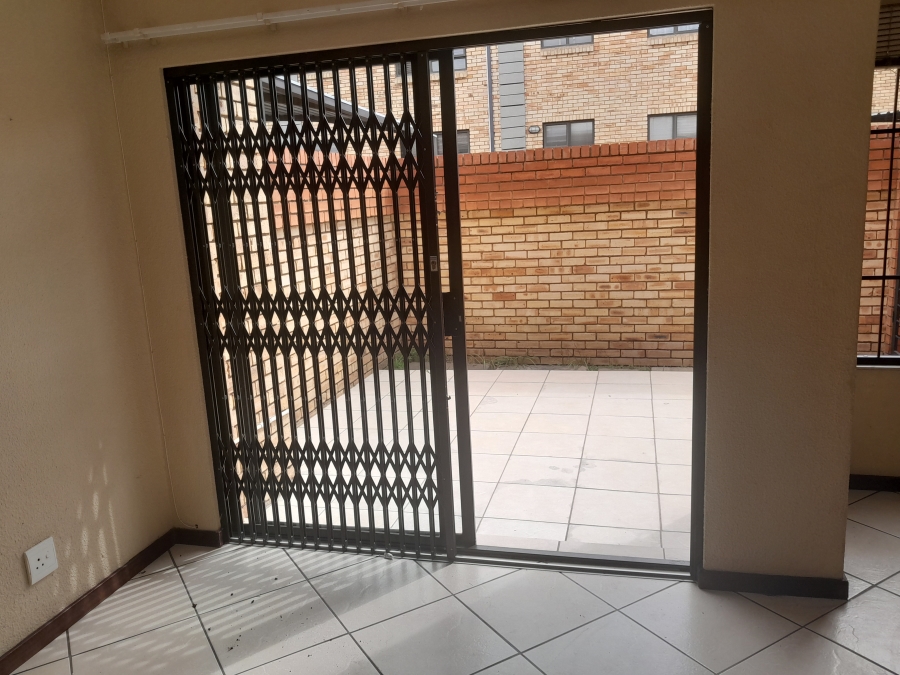 2 Bedroom Property for Sale in Meyersdal Gauteng