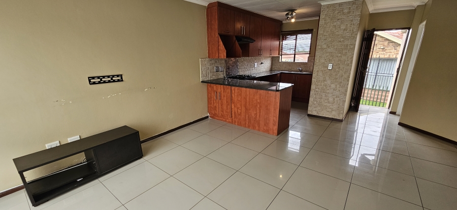 2 Bedroom Property for Sale in Elandspark Gauteng