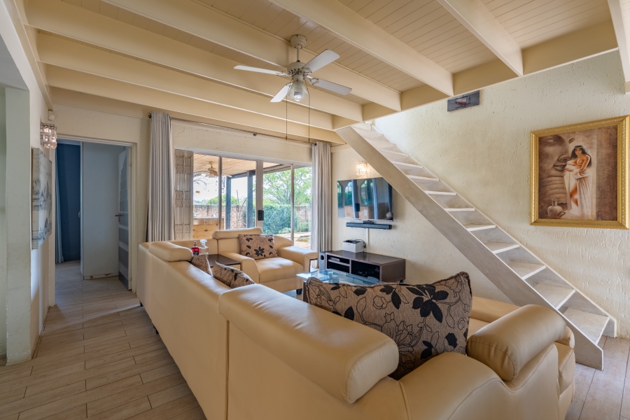 2 Bedroom Property for Sale in Broadacres Gauteng