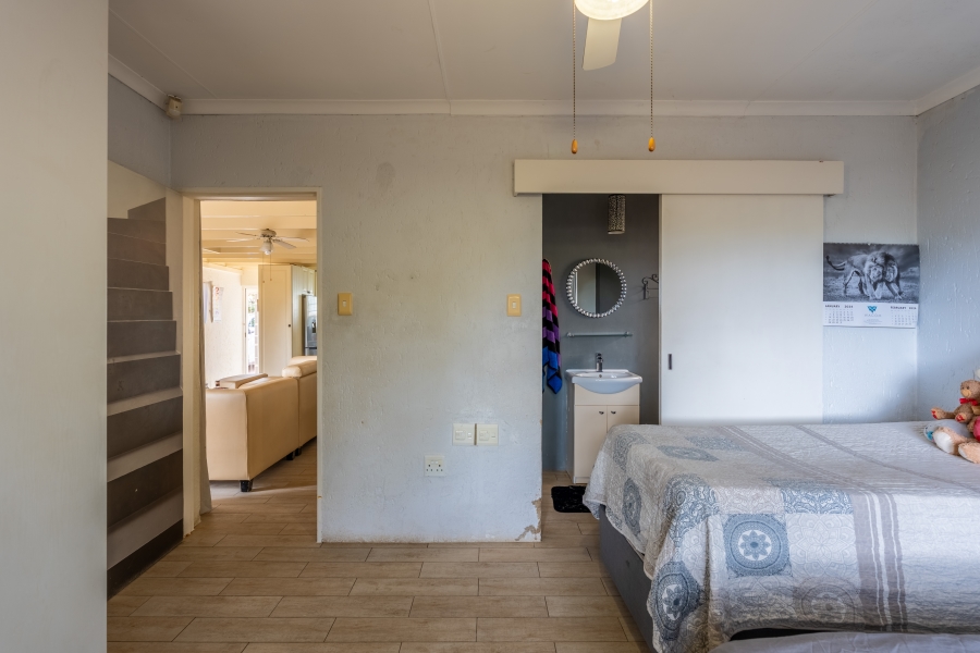 2 Bedroom Property for Sale in Broadacres Gauteng