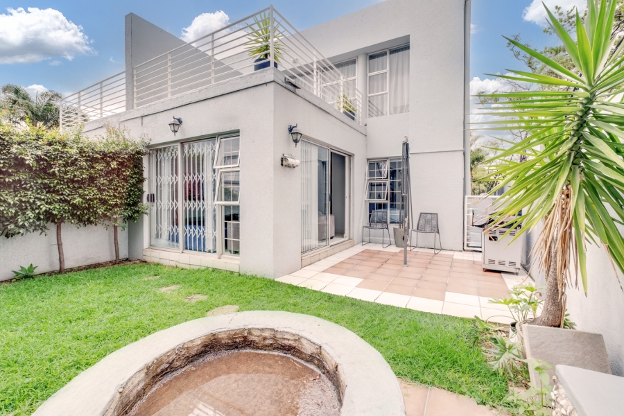 To Let 2 Bedroom Property for Rent in Lonehill Gauteng