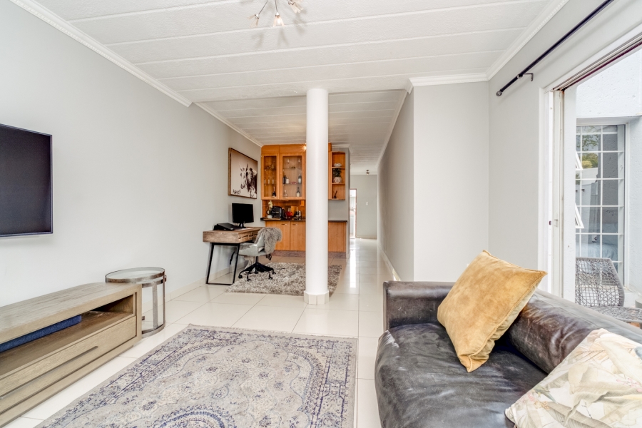 To Let 2 Bedroom Property for Rent in Lonehill Gauteng