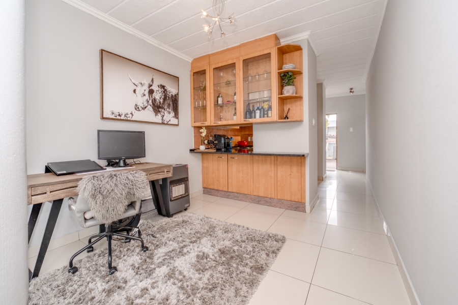 To Let 2 Bedroom Property for Rent in Lonehill Gauteng