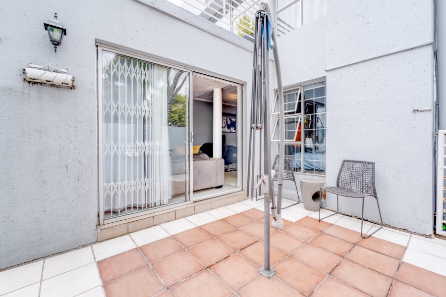 To Let 2 Bedroom Property for Rent in Lonehill Gauteng