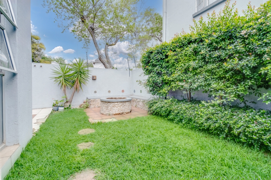 To Let 2 Bedroom Property for Rent in Lonehill Gauteng