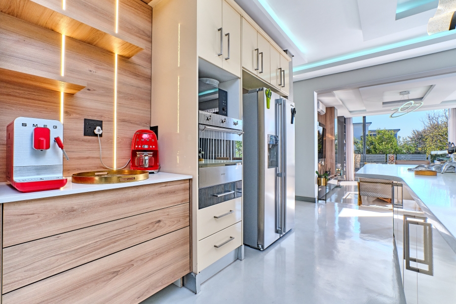 4 Bedroom Property for Sale in Waterfall Country Village Gauteng