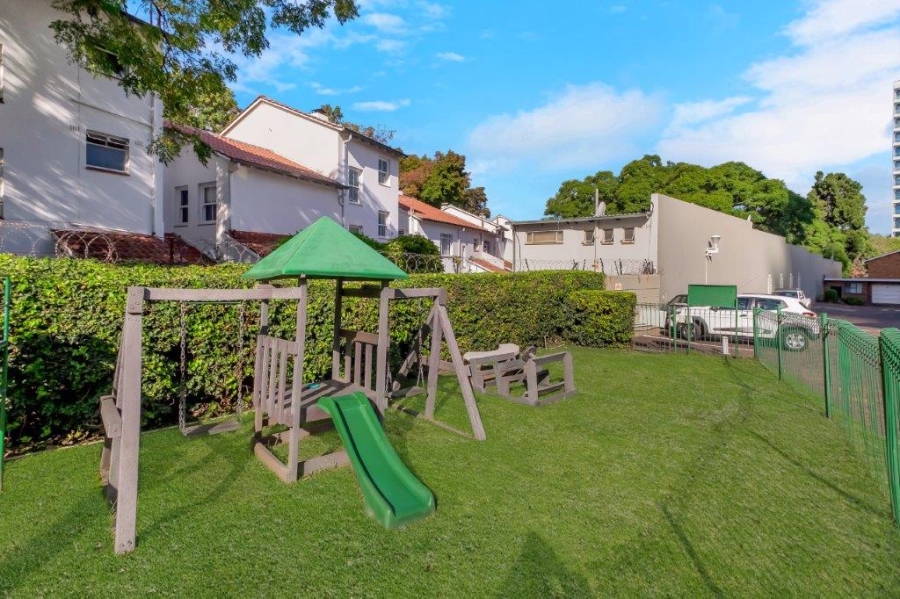 To Let 1 Bedroom Property for Rent in Sandown Gauteng