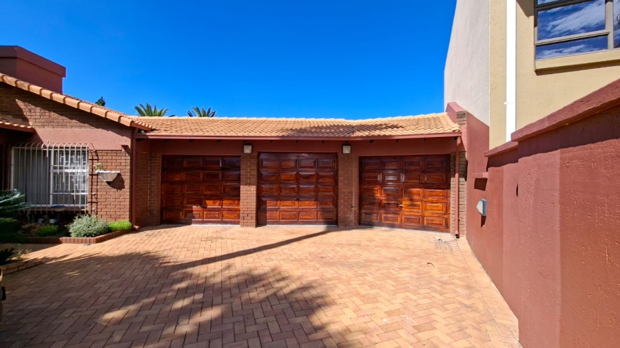 3 Bedroom Property for Sale in Sunward Park Gauteng