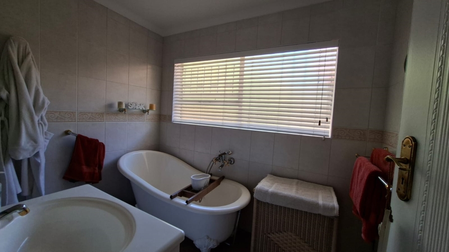 3 Bedroom Property for Sale in Sunward Park Gauteng