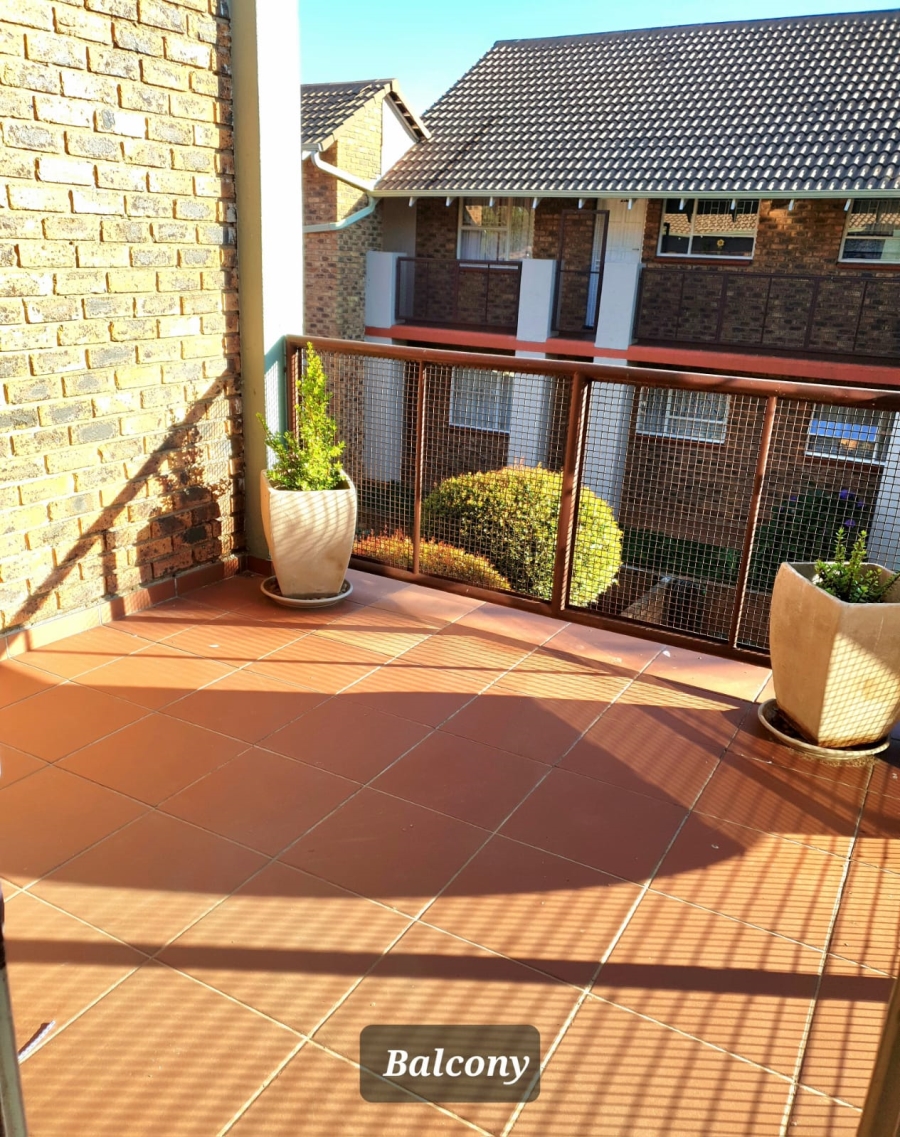 2 Bedroom Property for Sale in Ravenswood Gauteng