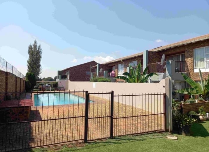 2 Bedroom Property for Sale in Ravenswood Gauteng