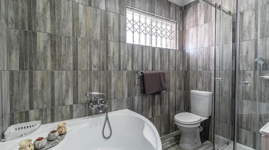 3 Bedroom Property for Sale in Brackenhurst Gauteng