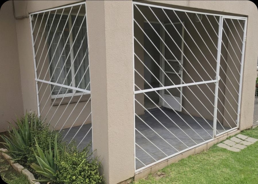 2 Bedroom Property for Sale in Beyers Park Gauteng