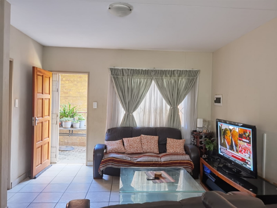 3 Bedroom Property for Sale in Annlin Gauteng