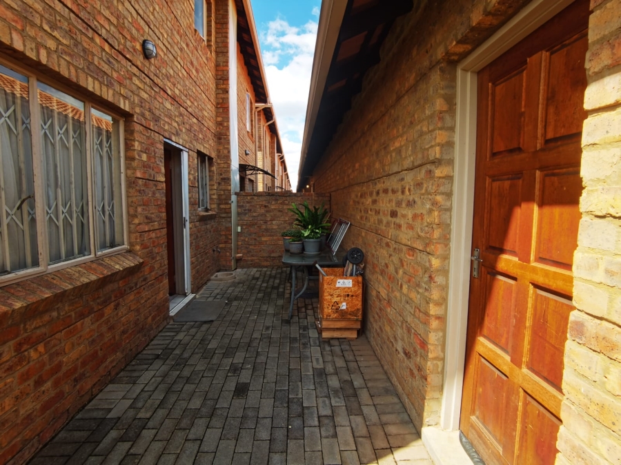3 Bedroom Property for Sale in Annlin Gauteng