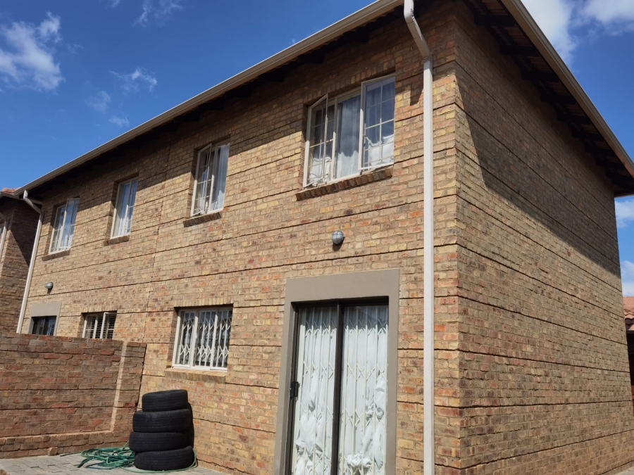 3 Bedroom Property for Sale in Annlin Gauteng