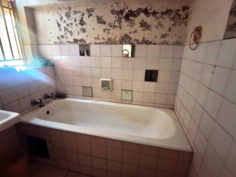 2 Bedroom Property for Sale in Pretoria Central Gauteng