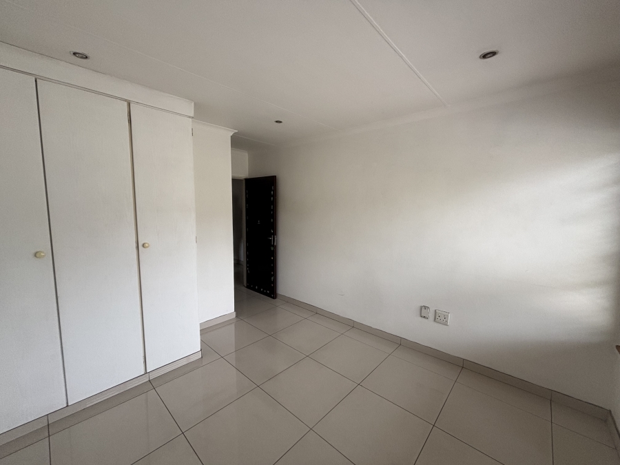 To Let 3 Bedroom Property for Rent in Douglasdale Gauteng