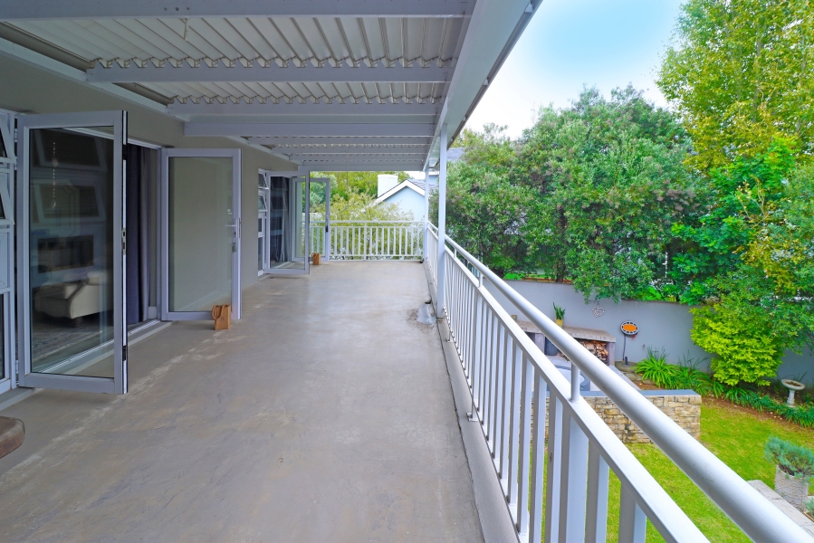 4 Bedroom Property for Sale in Waterfall Country Estate Gauteng