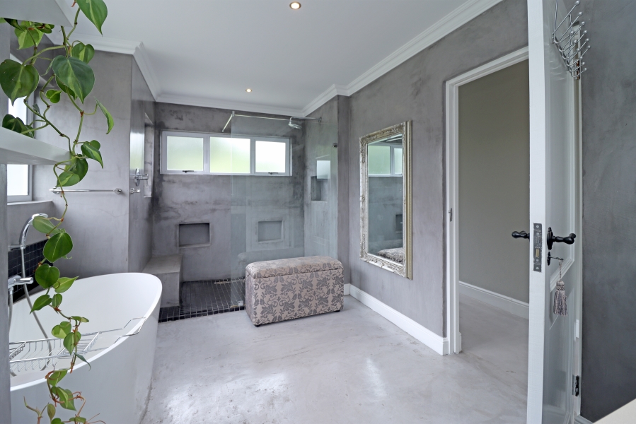 4 Bedroom Property for Sale in Waterfall Country Estate Gauteng
