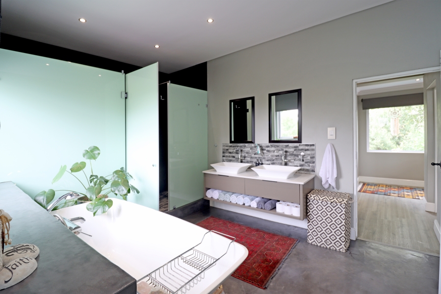 4 Bedroom Property for Sale in Waterfall Country Estate Gauteng