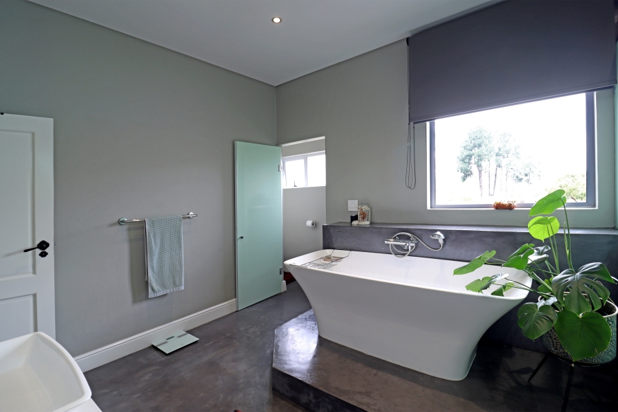 4 Bedroom Property for Sale in Waterfall Country Estate Gauteng