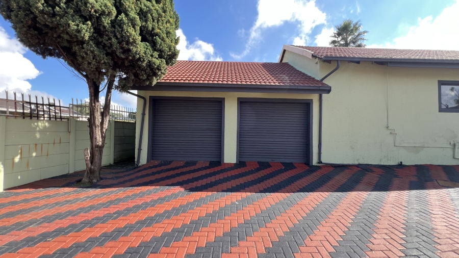 4 Bedroom Property for Sale in Lewisham Gauteng