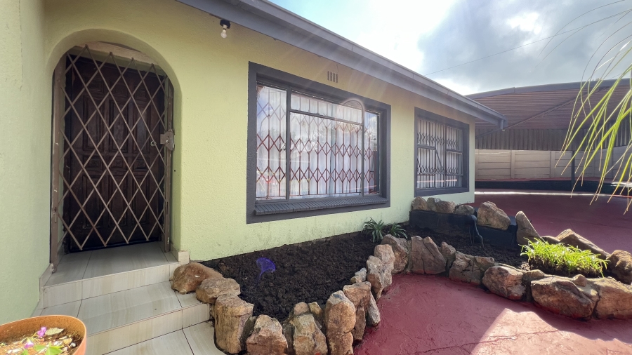 4 Bedroom Property for Sale in Lewisham Gauteng