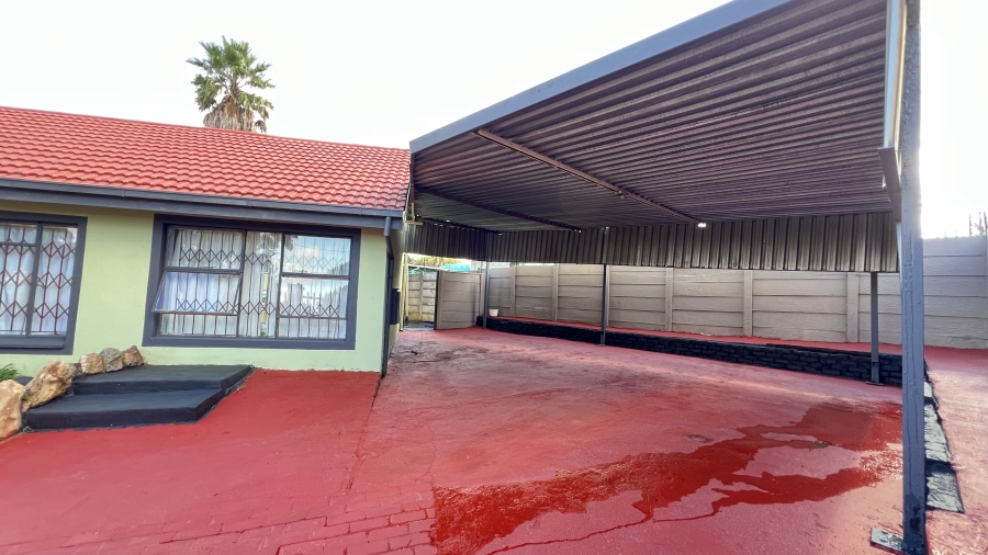 4 Bedroom Property for Sale in Lewisham Gauteng